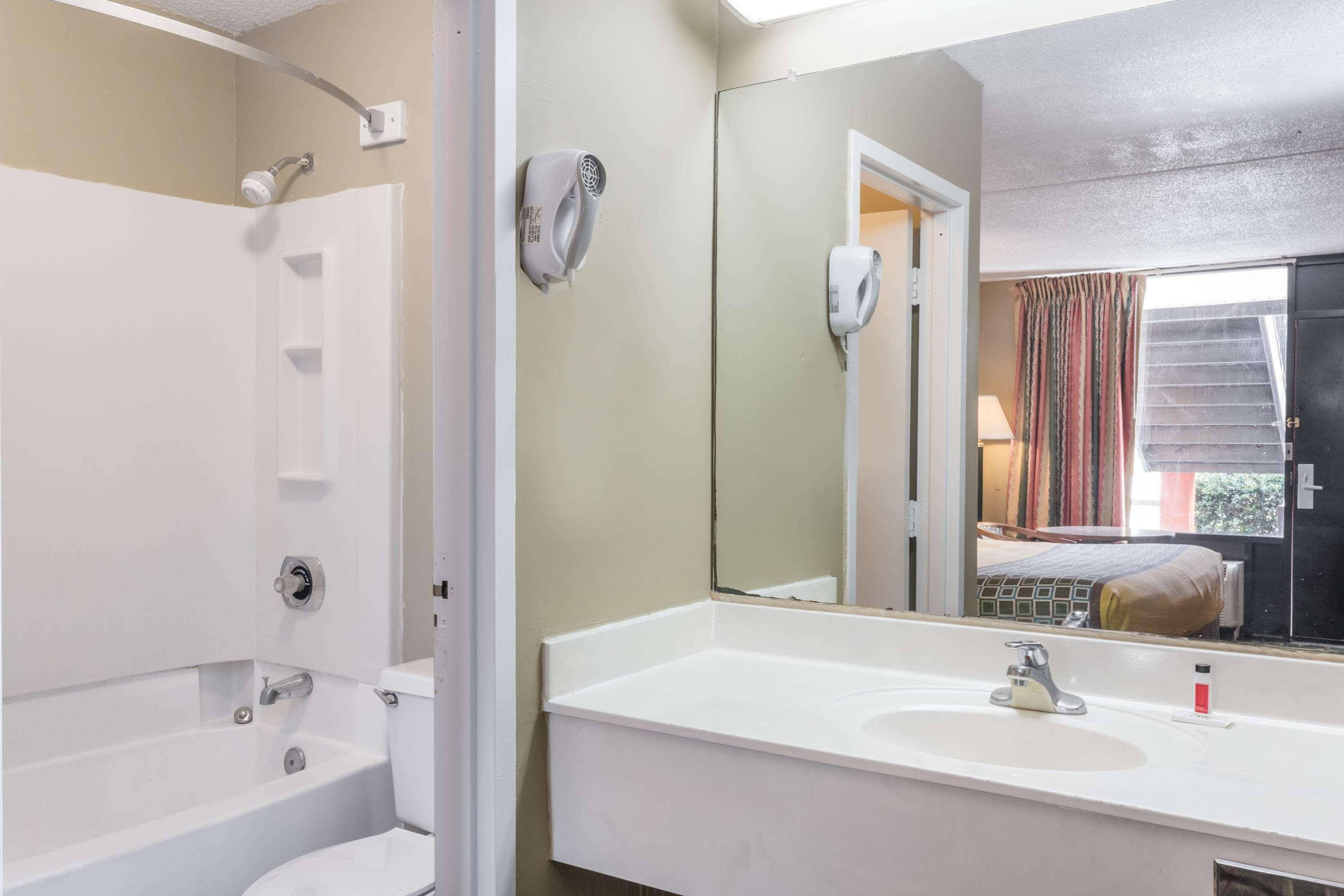 Travelodge By Wyndham Savannah Area/Richmond Hill Luaran gambar